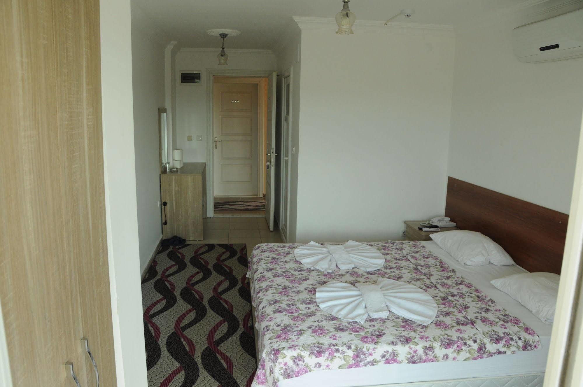 Demirci Hotel Antalya Bagian luar foto