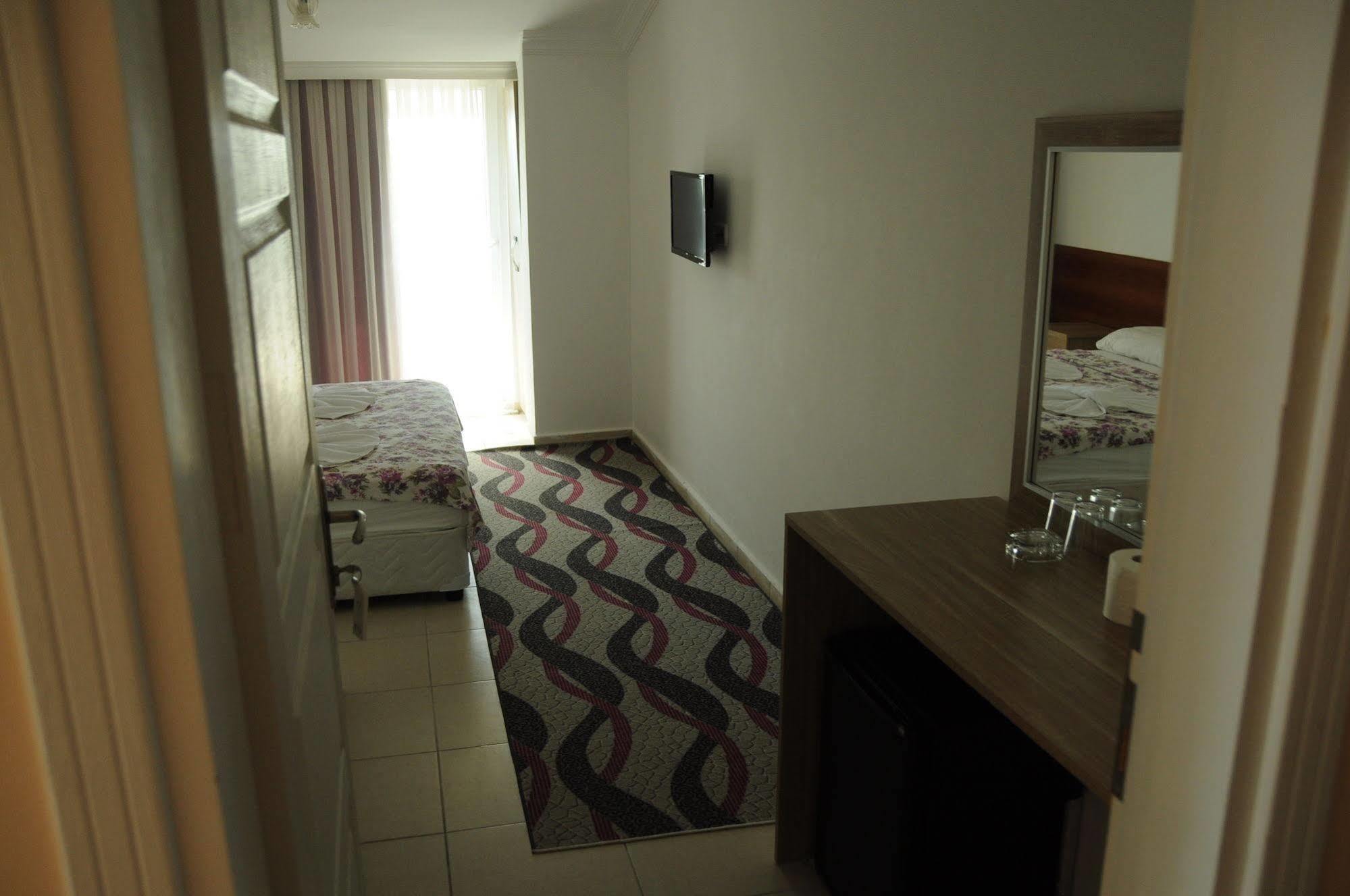 Demirci Hotel Antalya Bagian luar foto